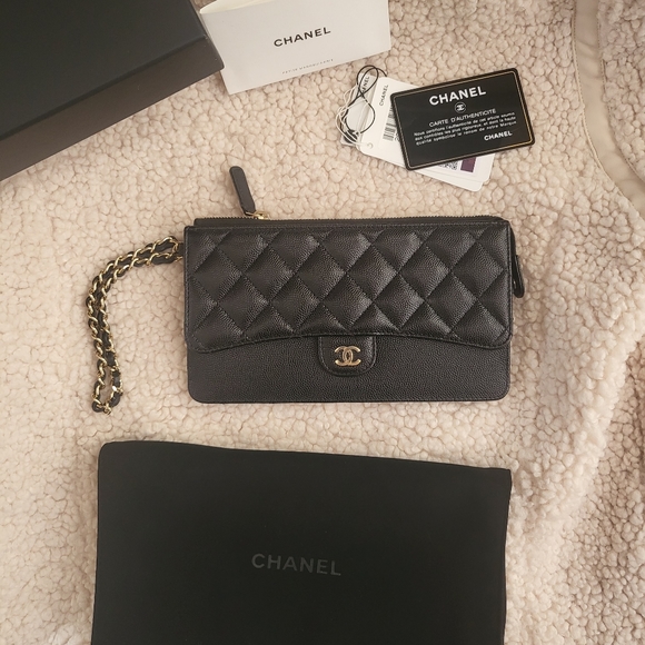 Authentic Chanel classic clutch with chain handle/wrislet - Picture 8 of 16
